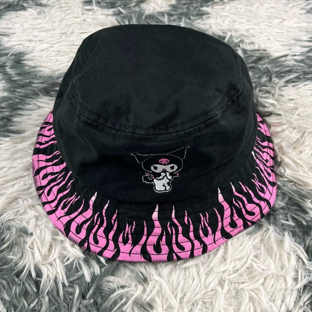 Sanrio Kuromi Flames Bucket Hat Hot Topic Original Black With Pink Flames